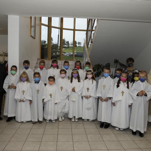 Gruppenfoto: Erstkommunionskinder der 3b
