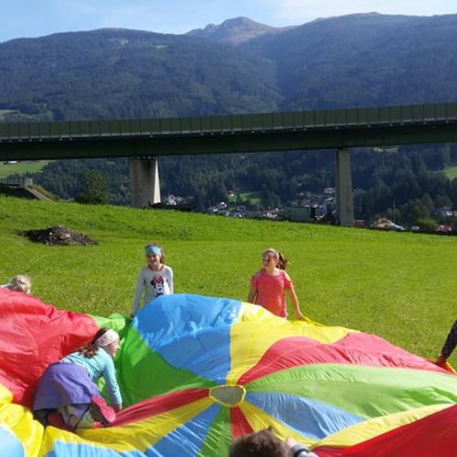 Die Kinder der 3a beim Spielen