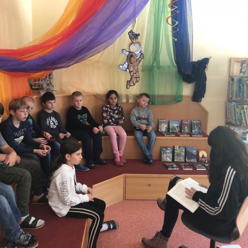NMS-Schüler_innen lesen VS-Schüler_innen vor