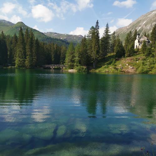 Obernberger See mit Ausblick auf die Kapelle