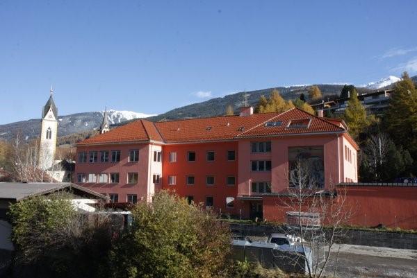 heutiger Schulbau